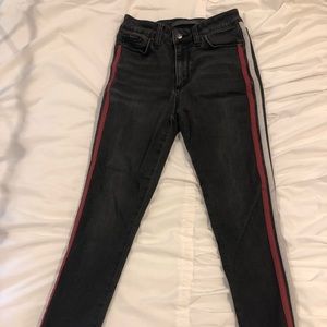Black high wasted jeans with frayed bottoms!